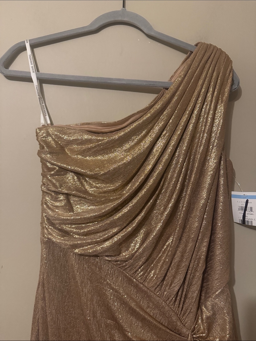 NWOT- Tadashi Shoji Foil Ruffle One-Shoulder Gown, Gold Dust, size Medium - Picture 6 of 12